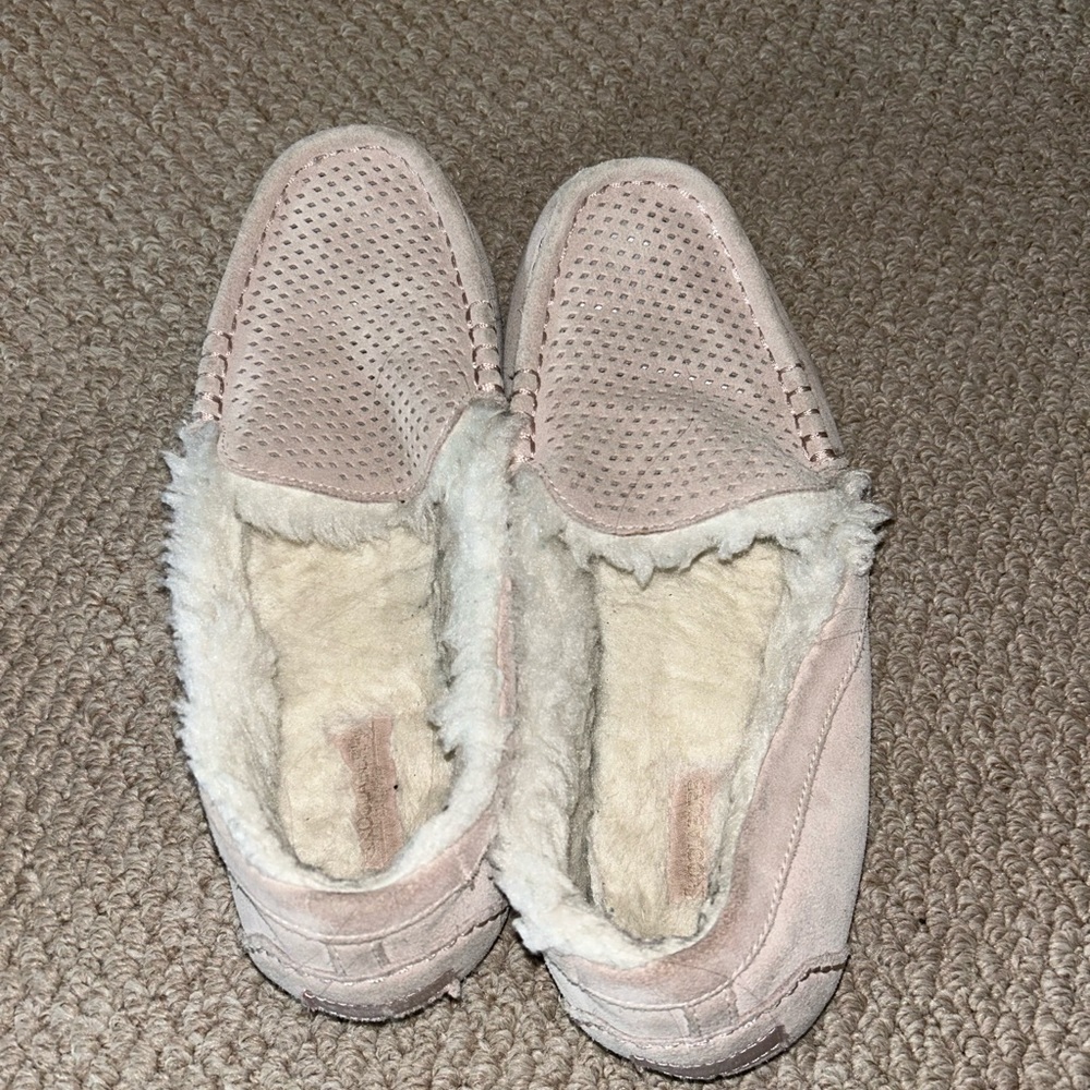 Cozy Pink and Cream Slip-On Slippers with Plush Lining